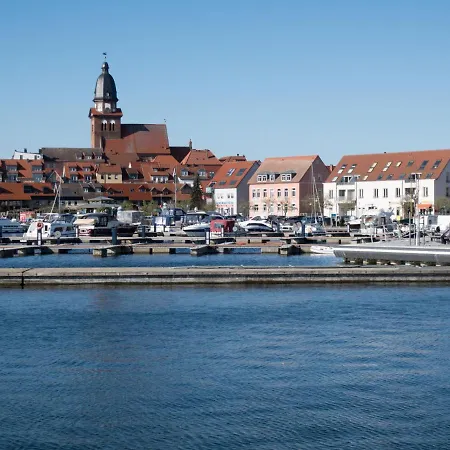 Haus Am Seeufer Backbord شقة فارين